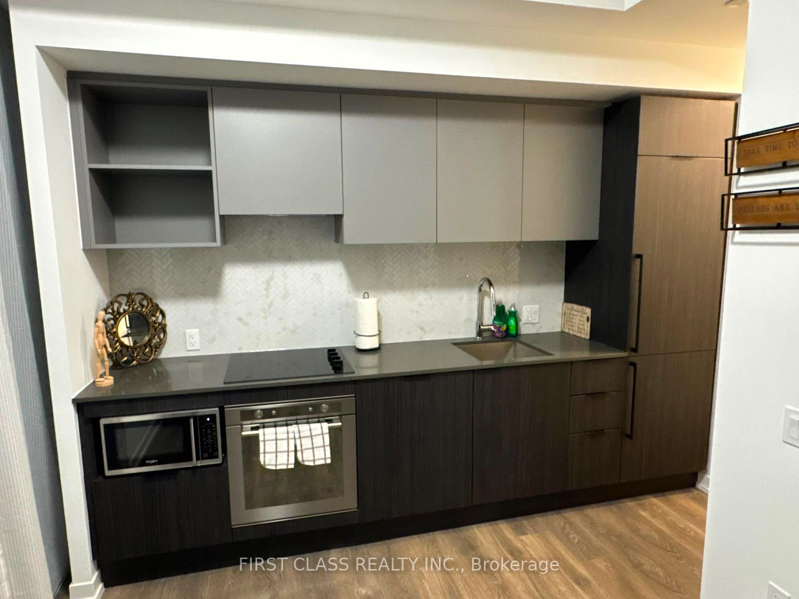 82 Dalhousie Street 2517, Toronto, ON M5B 0C5 photo 4