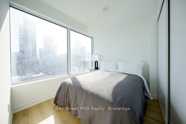 319 Jarvis Street 812, Toronto, ON M5B 0C8 photo 2