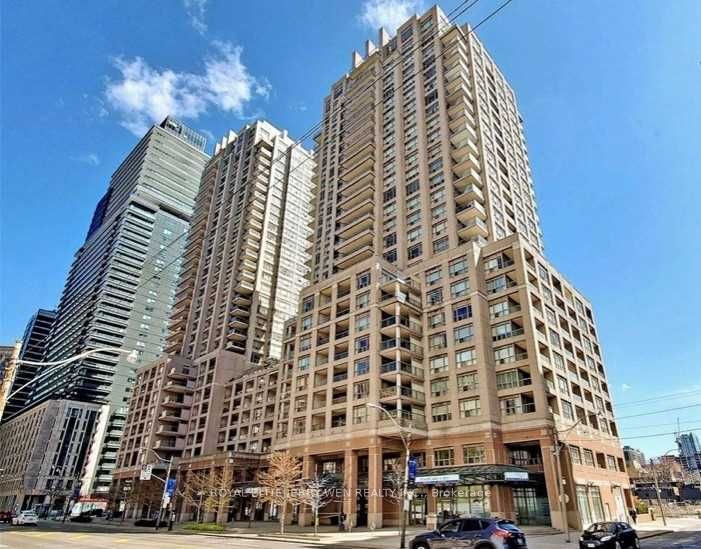 909 Bay Street 811, Toronto, ON M5S 3G2