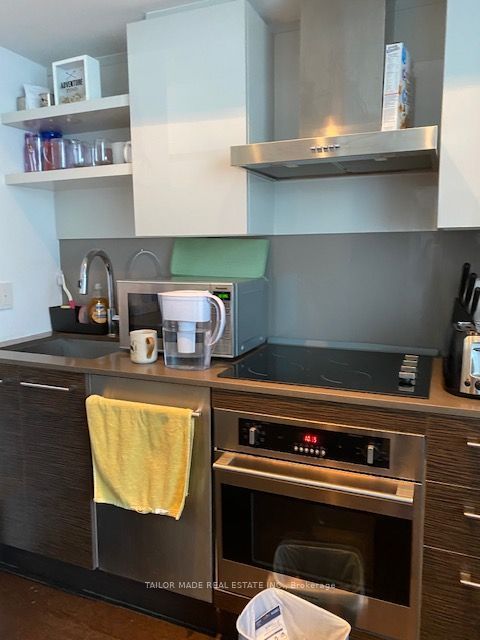 1030 King Street W 209, Toronto, ON M6K 0B4 photo 4