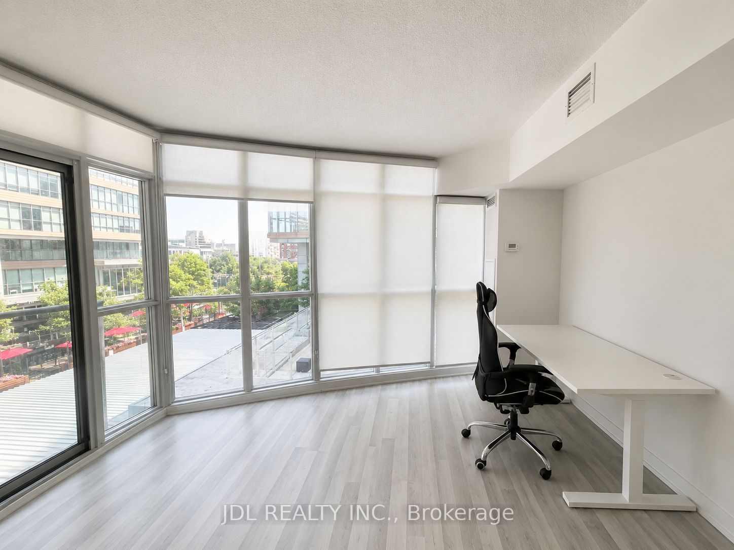 21 Iceboat Terrace 329, Toronto, ON M5V 4A9 photo 3