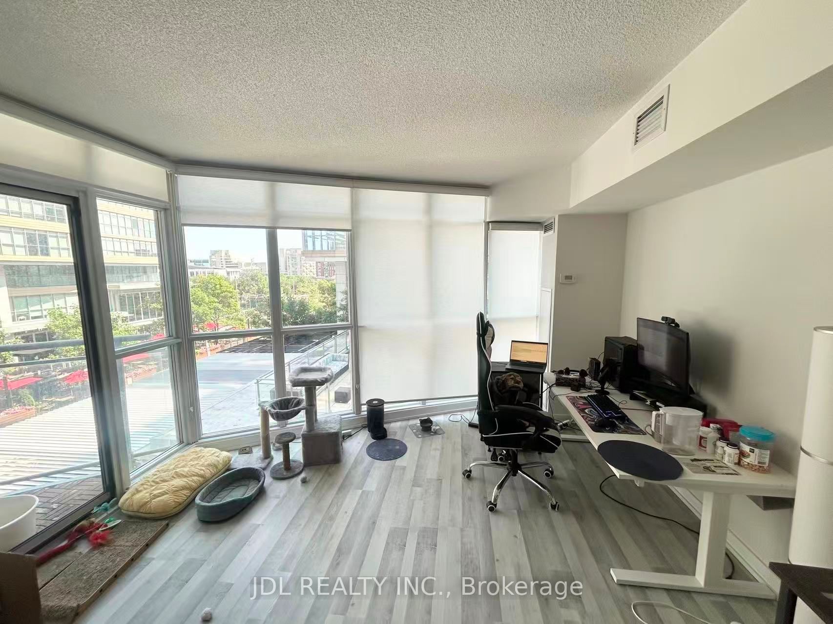 21 Iceboat Terrace 329, Toronto, ON M5V 4A9 photo 4