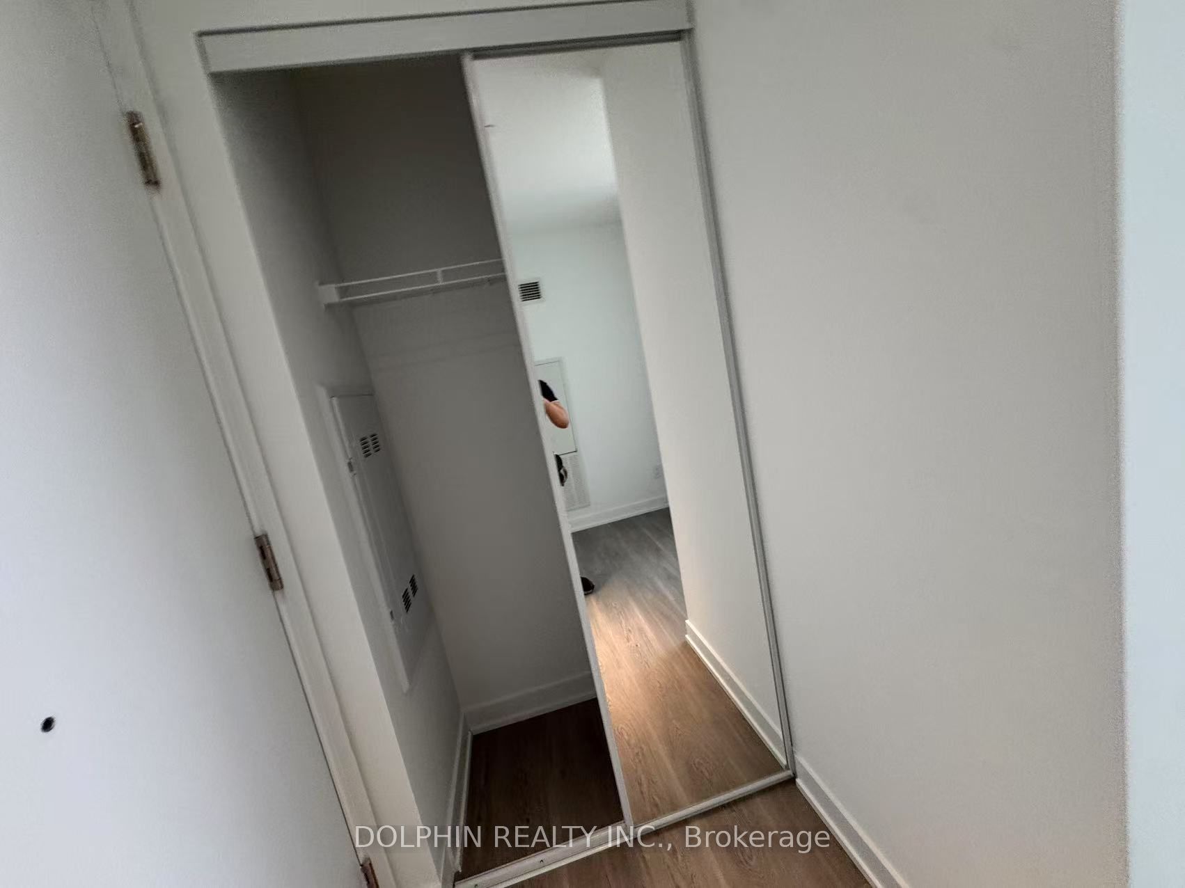 8 Wellesley Street W 5809, Toronto, ON M4Y 0J5 photo 3