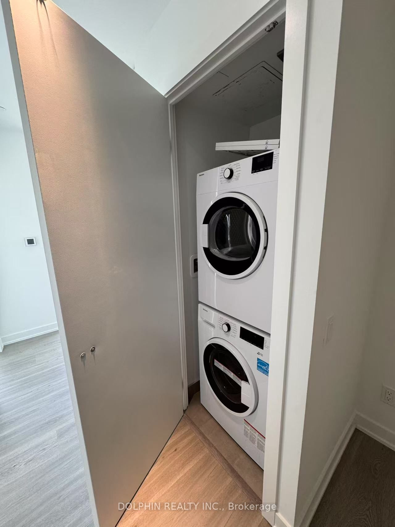 8 Wellesley Street W 5809, Toronto, ON M4Y 0J5 photo 4