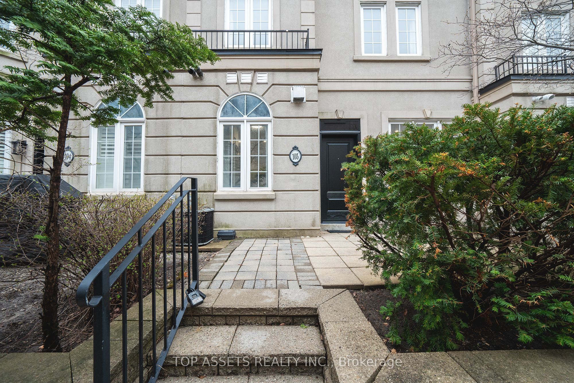 11 Everson Drive 105, Toronto, ON M2N 7B9