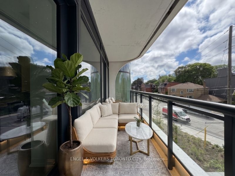 322 Dupont Street 207, Toronto, ON M5A 0E3