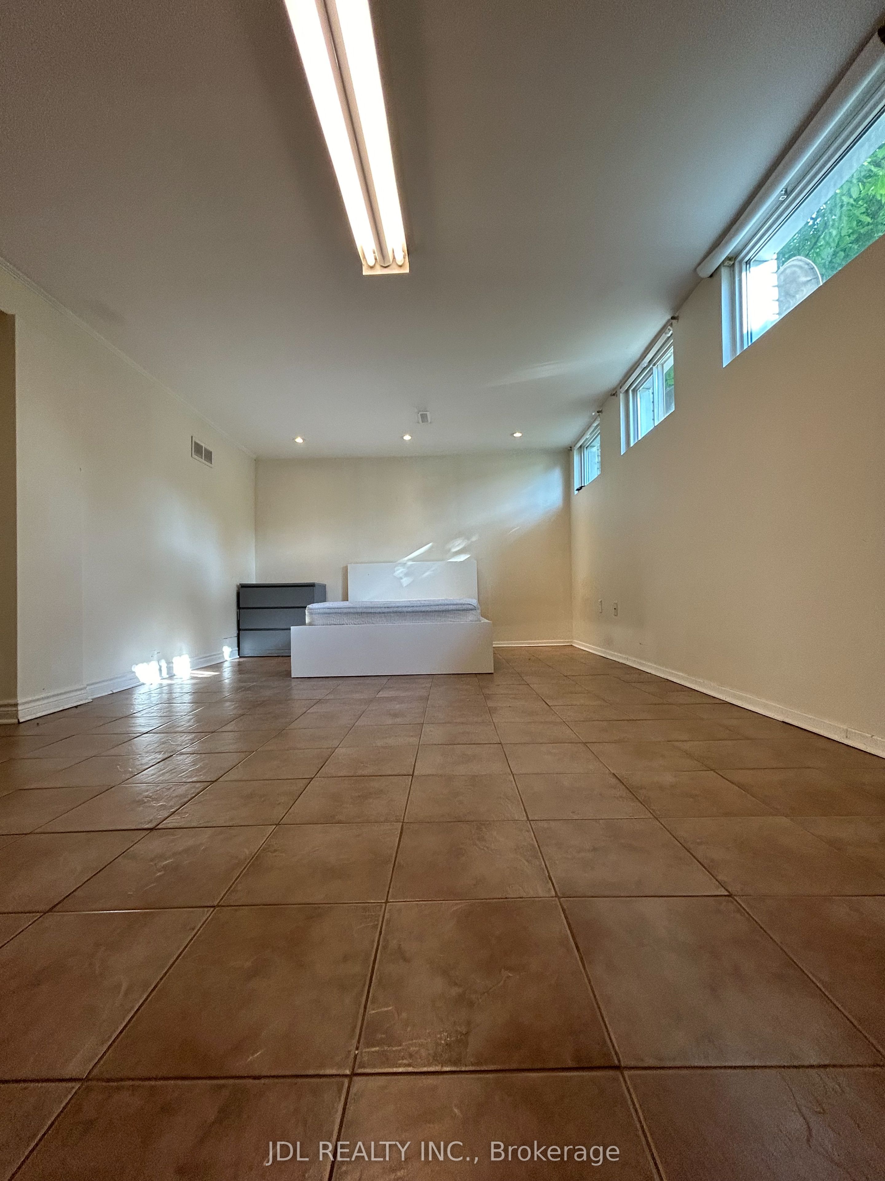 23 Pineway BLVD Boulevard Unit A bsmt, Toronto, ON M2H 1A3 photo 4