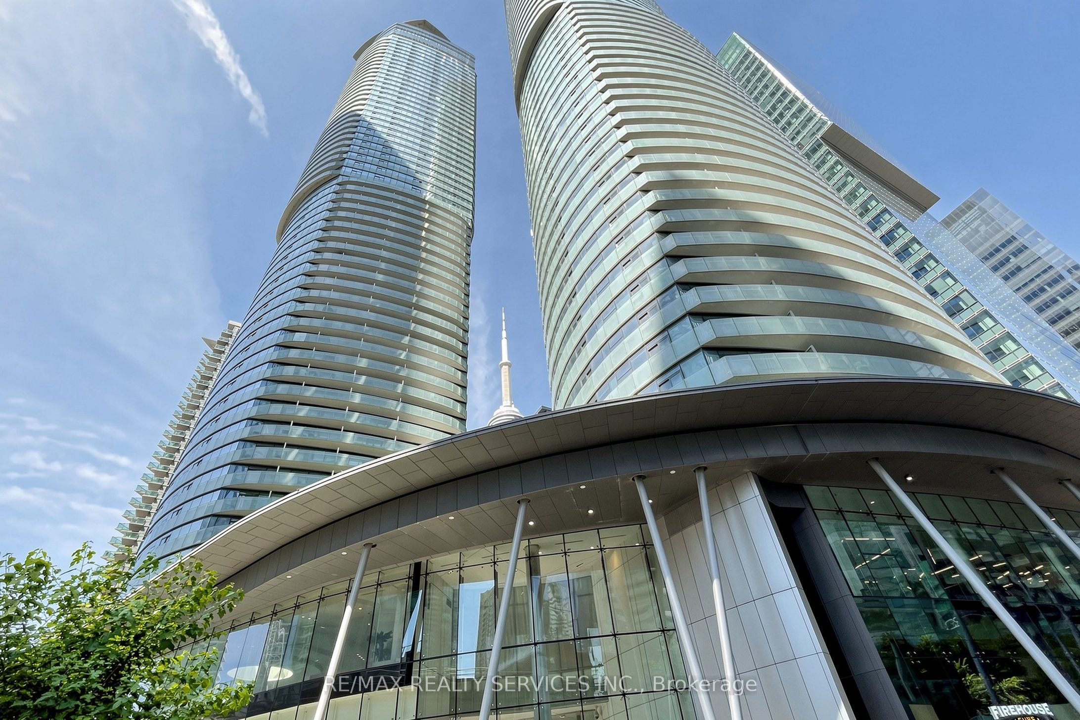 12 York Street 407, Toronto, ON M5J 0A9 photo 3