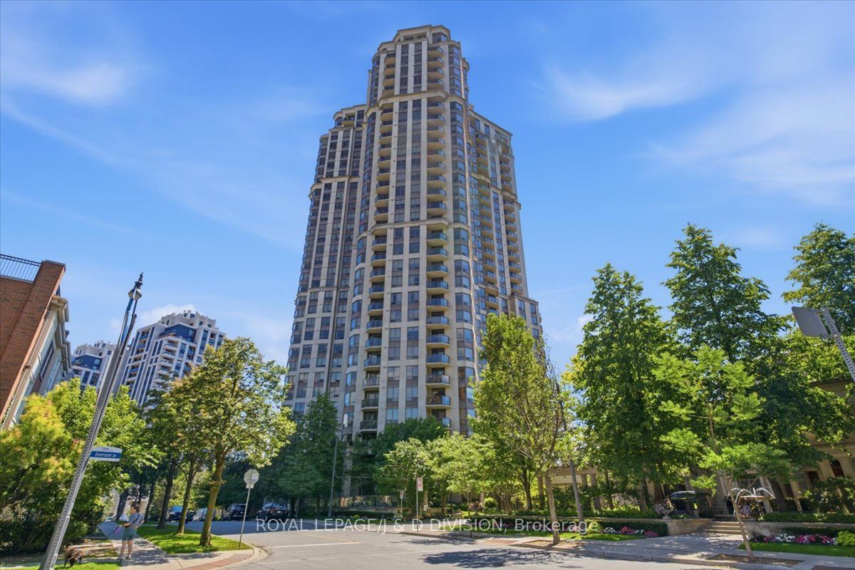 80 Harrison Garden Boulevard 828, Toronto, ON M2N 7E3