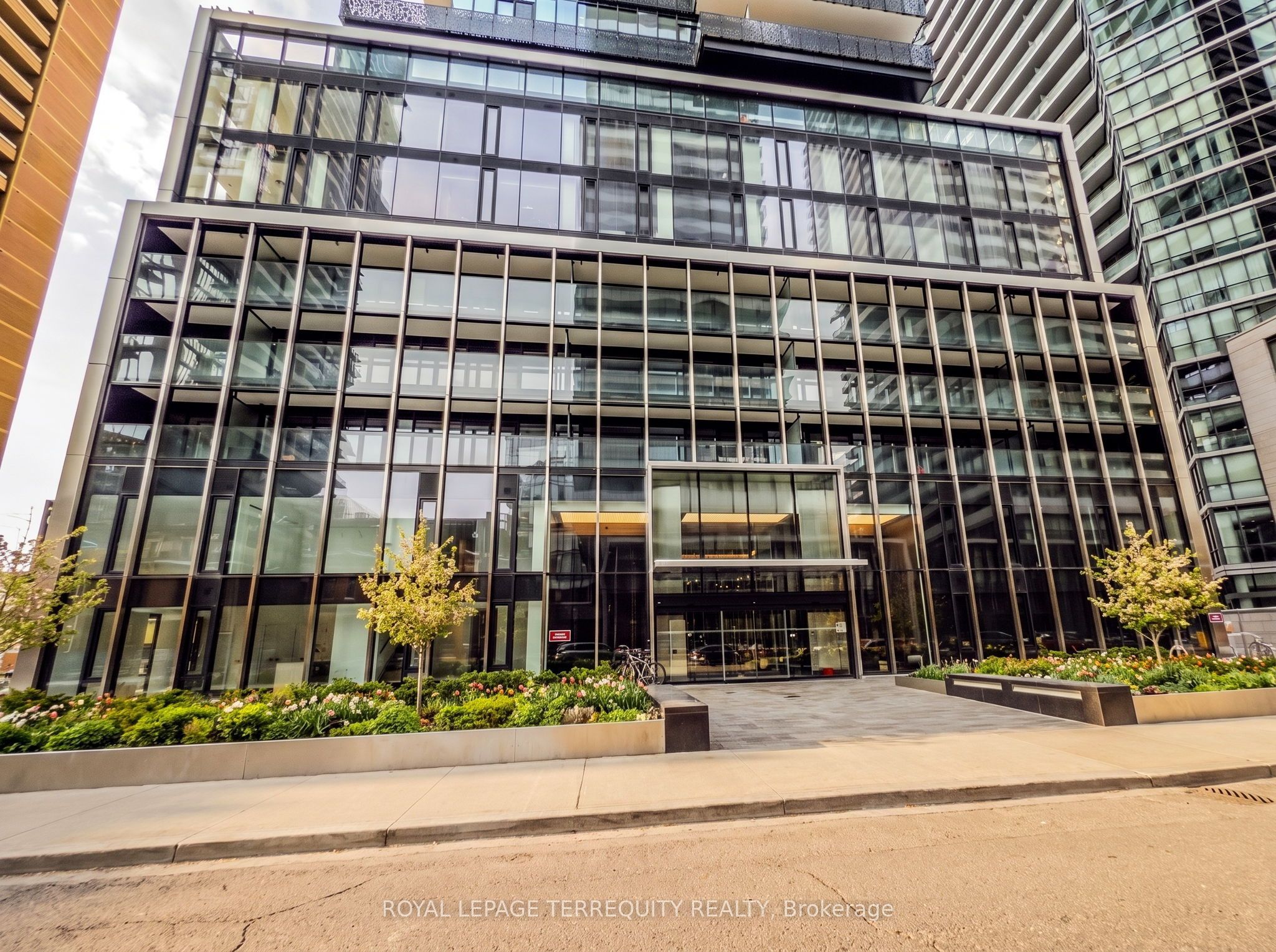 55 Charles Street E 1804, Toronto, ON M4Y 0J1 photo 3
