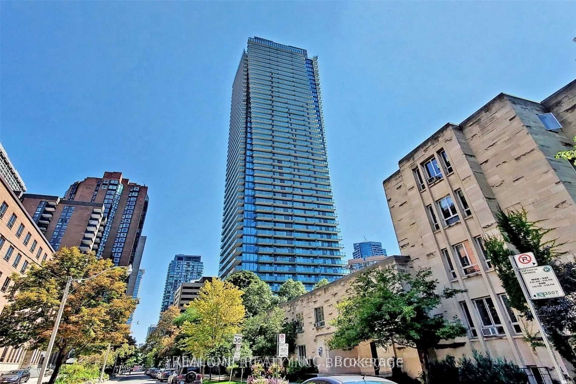 65 St Mary Street 1003, Toronto, ON M5S 0A6