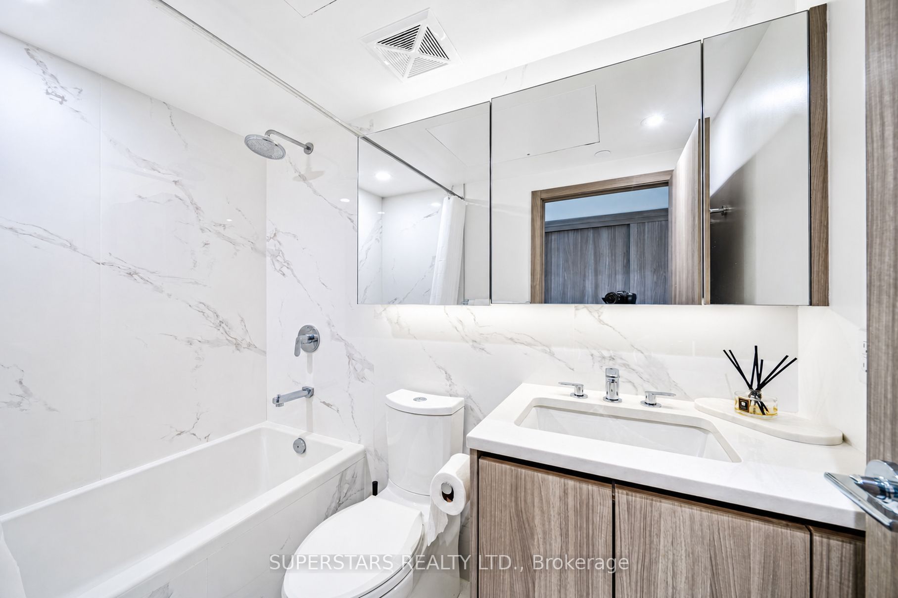 27 McMahon Drive N 810, Toronto, ON M2K 0J2 photo 4