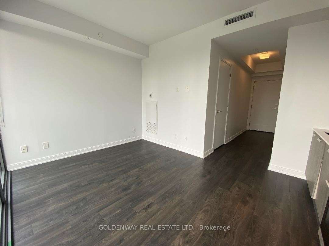 50 Charles Street E 2402, Toronto, ON M4Y 1T1 photo 2