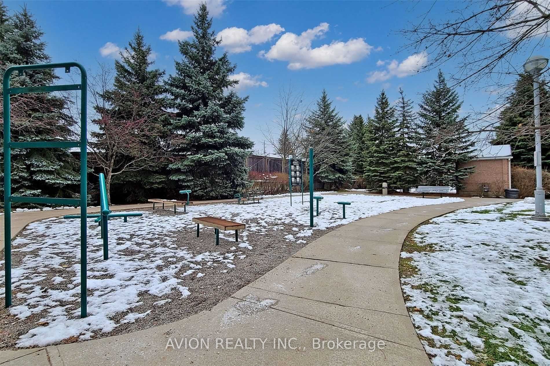 1720 Eglinton Avenue E 320, Toronto, ON M4A 2X8 photo 3