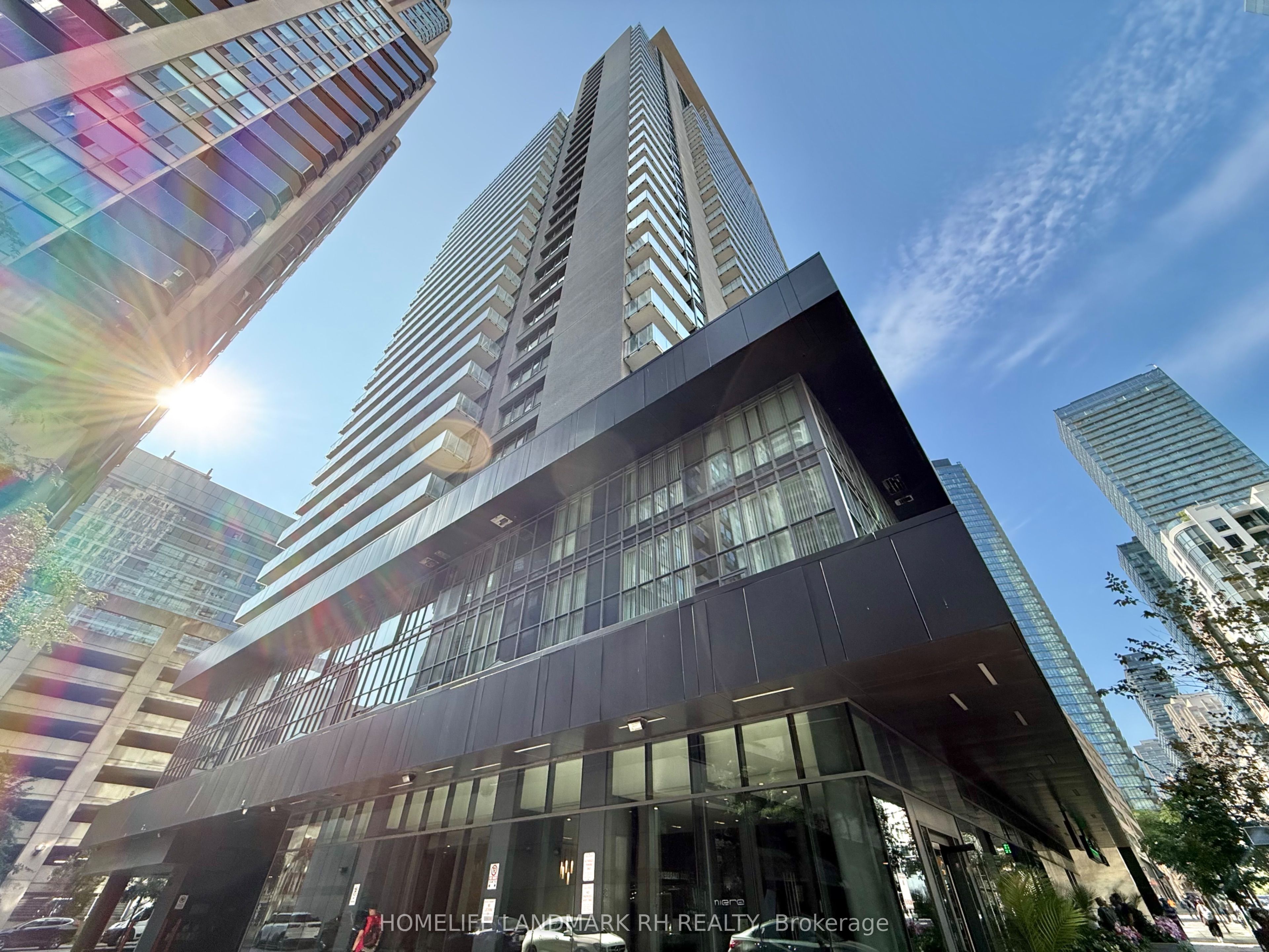 770 BAY Street 601, Toronto, ON M5G 0A6