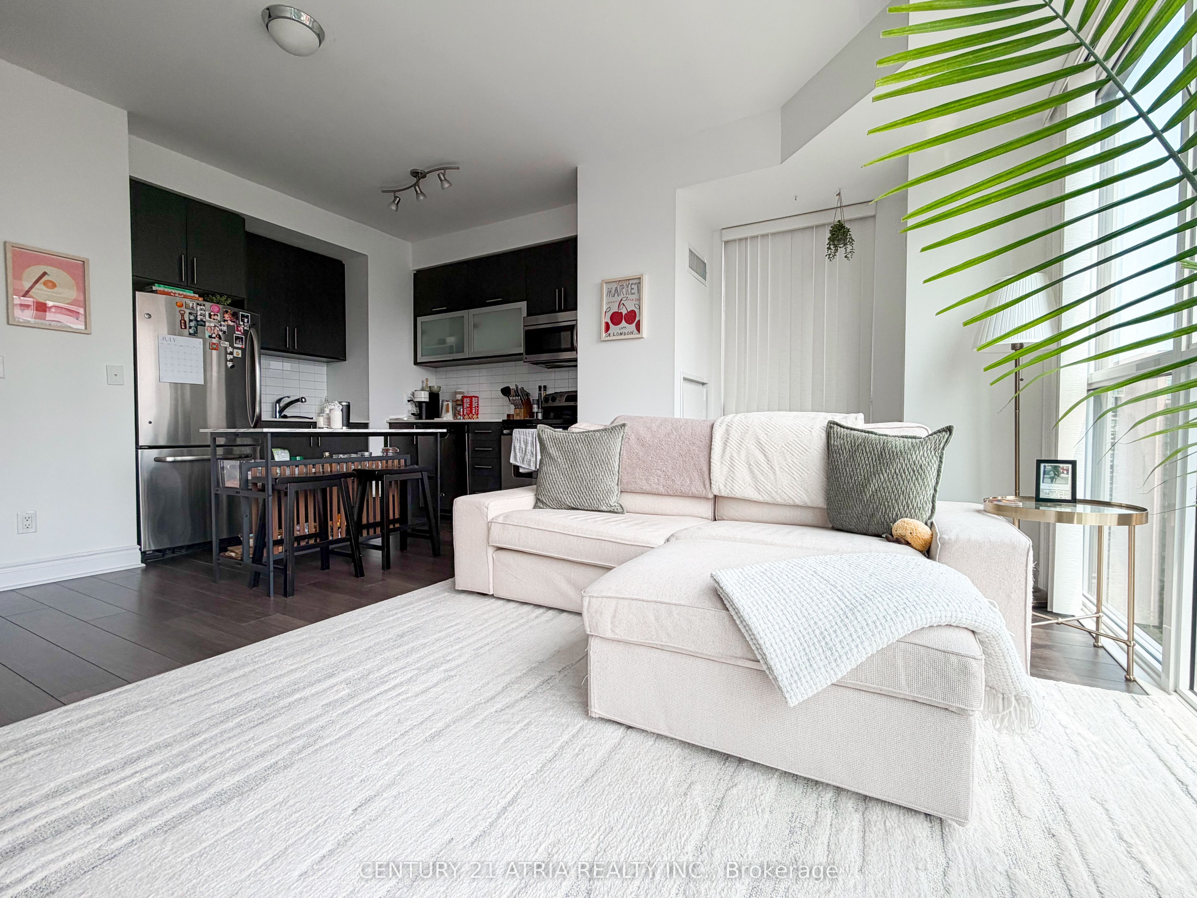 28 Ted Rogers Way 1901, Toronto, ON M4Y 2J4 photo 5