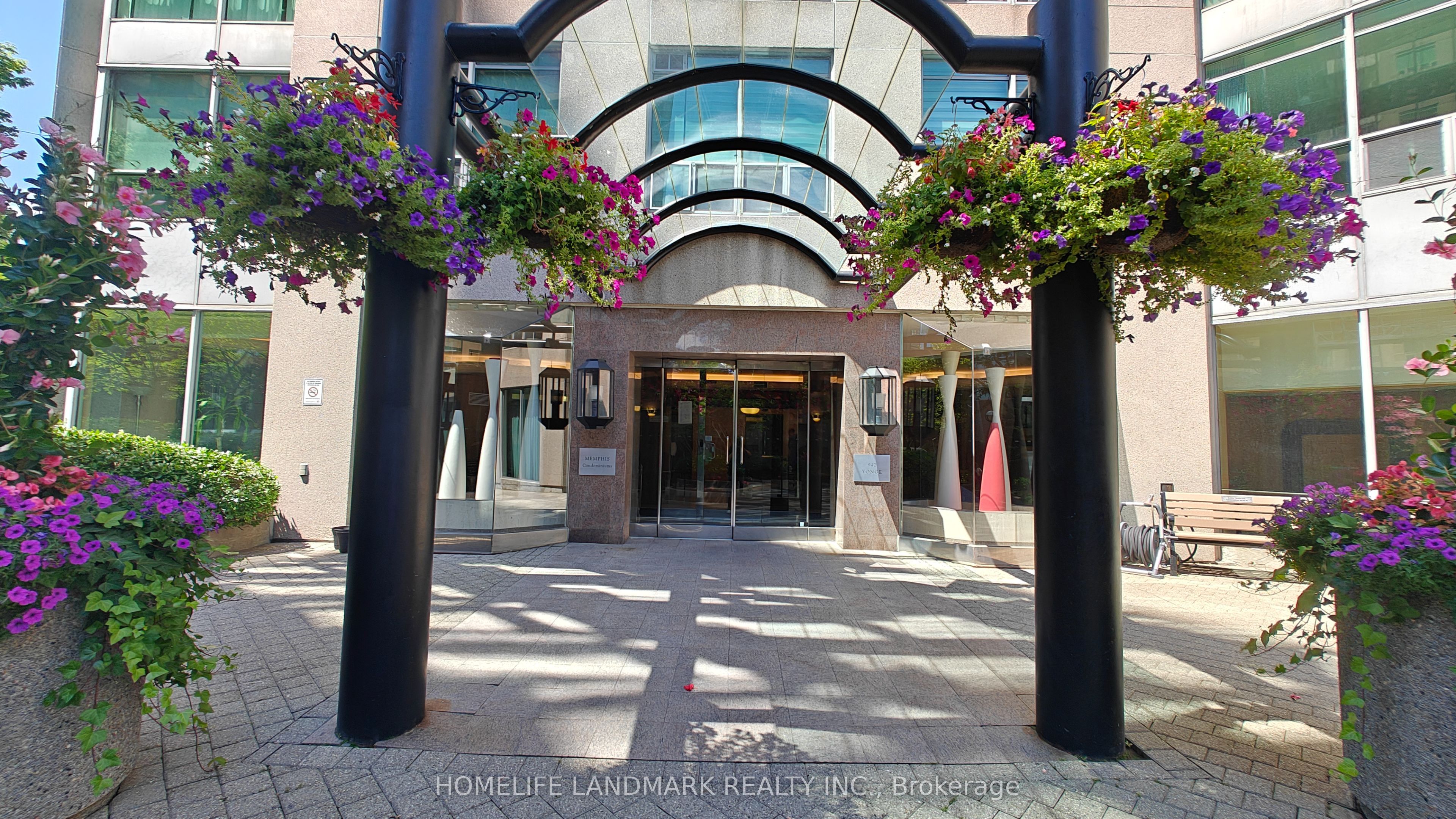 942 Yonge Street 1116, Toronto, ON M4W 3S8 photo 2