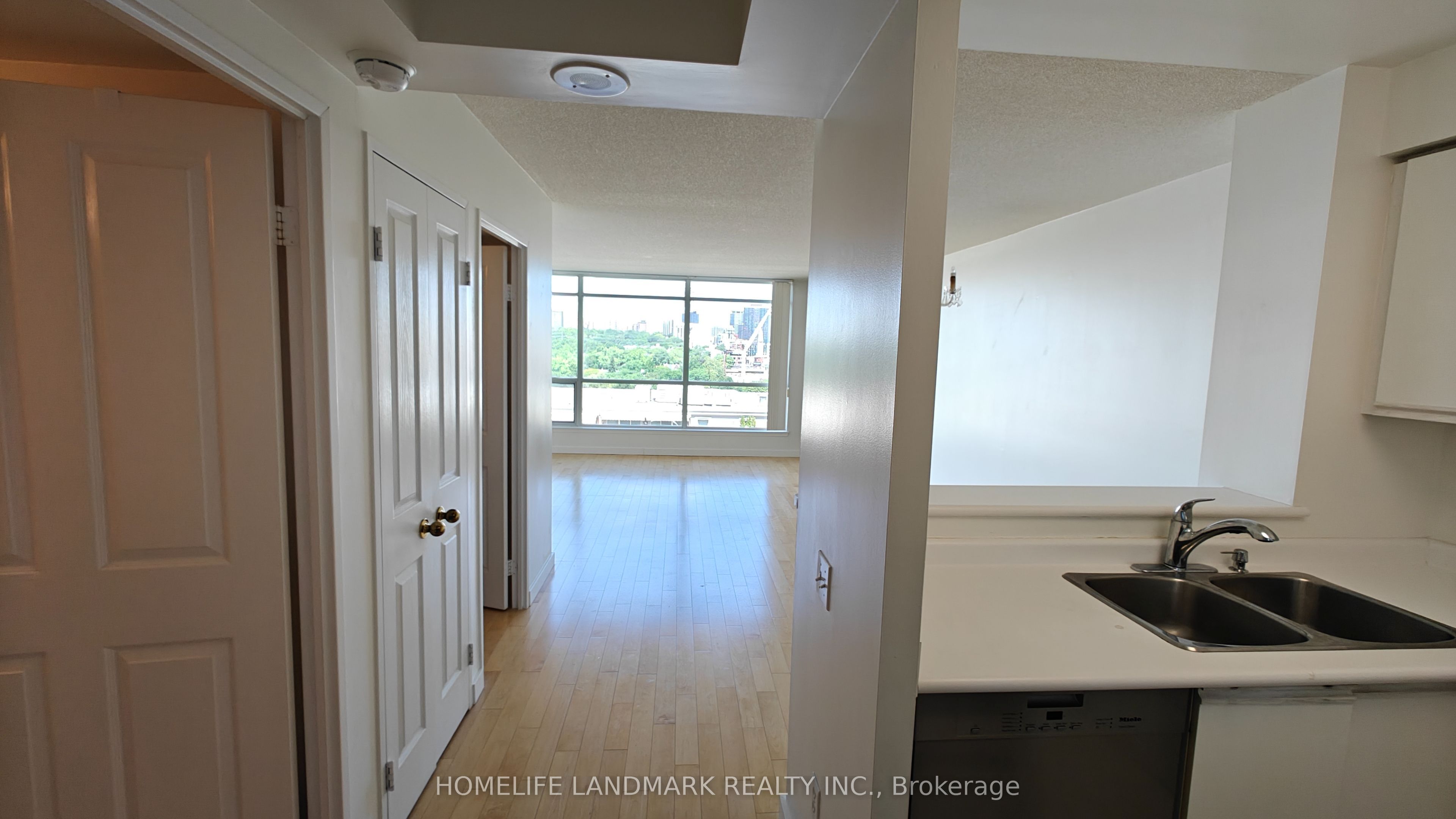 942 Yonge Street 1116, Toronto, ON M4W 3S8 photo 5