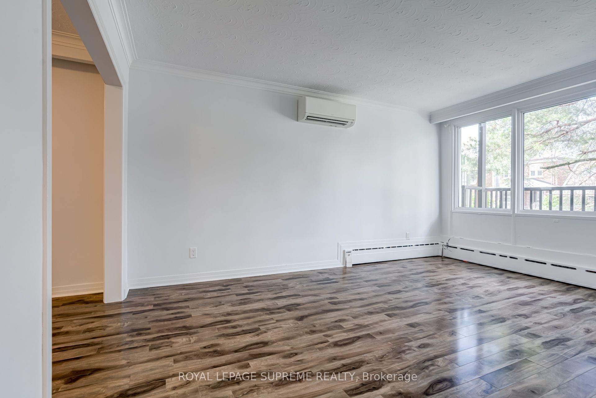 79 Lanark Avenue 1, Toronto, ON M6E 2G3 photo 3