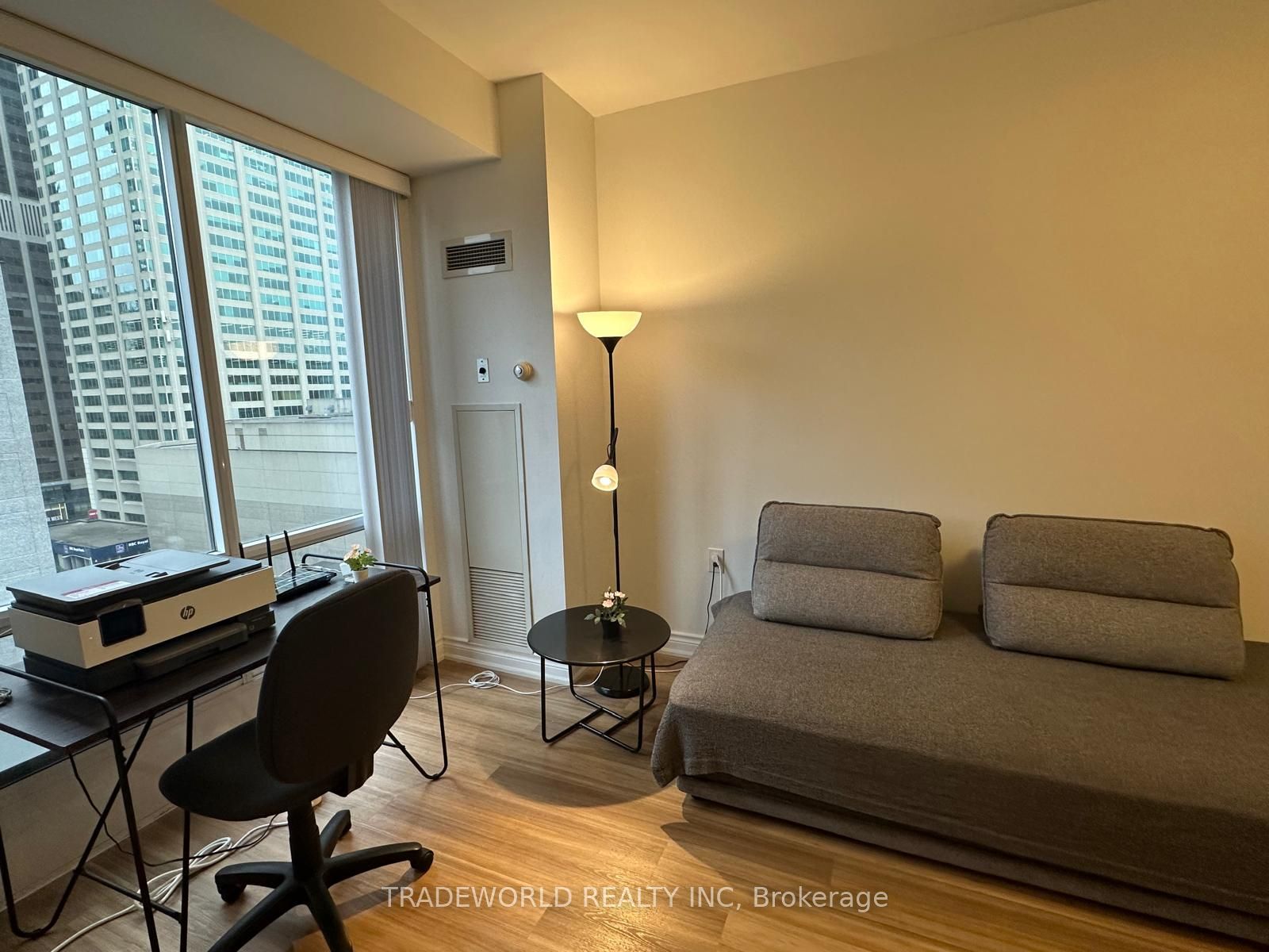 85 Bloor Street E 1114, Toronto, ON M4W 3Y1 photo 3