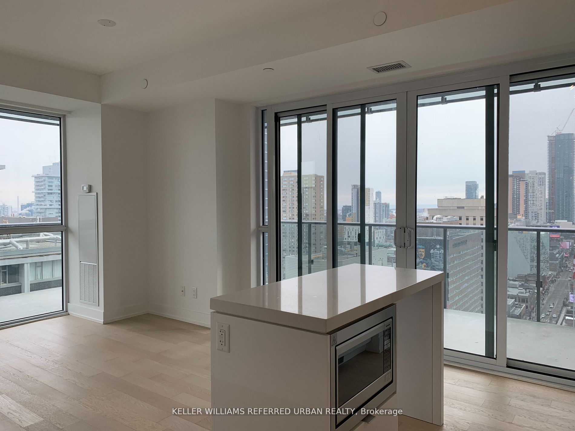 7 Grenville Street 2410, Toronto, ON M4Y 0E9 photo 5