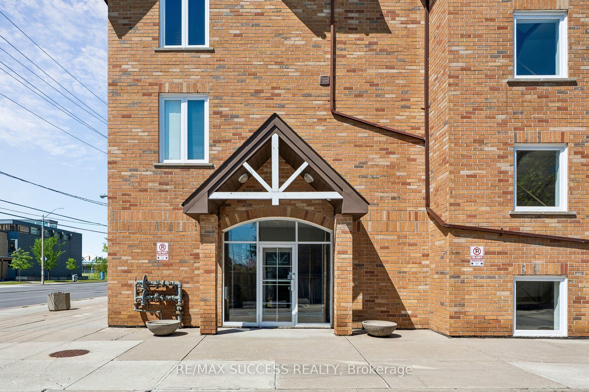 1000 Sheppard Avenue W 301, Toronto, ON M3H 2T6 photo 4