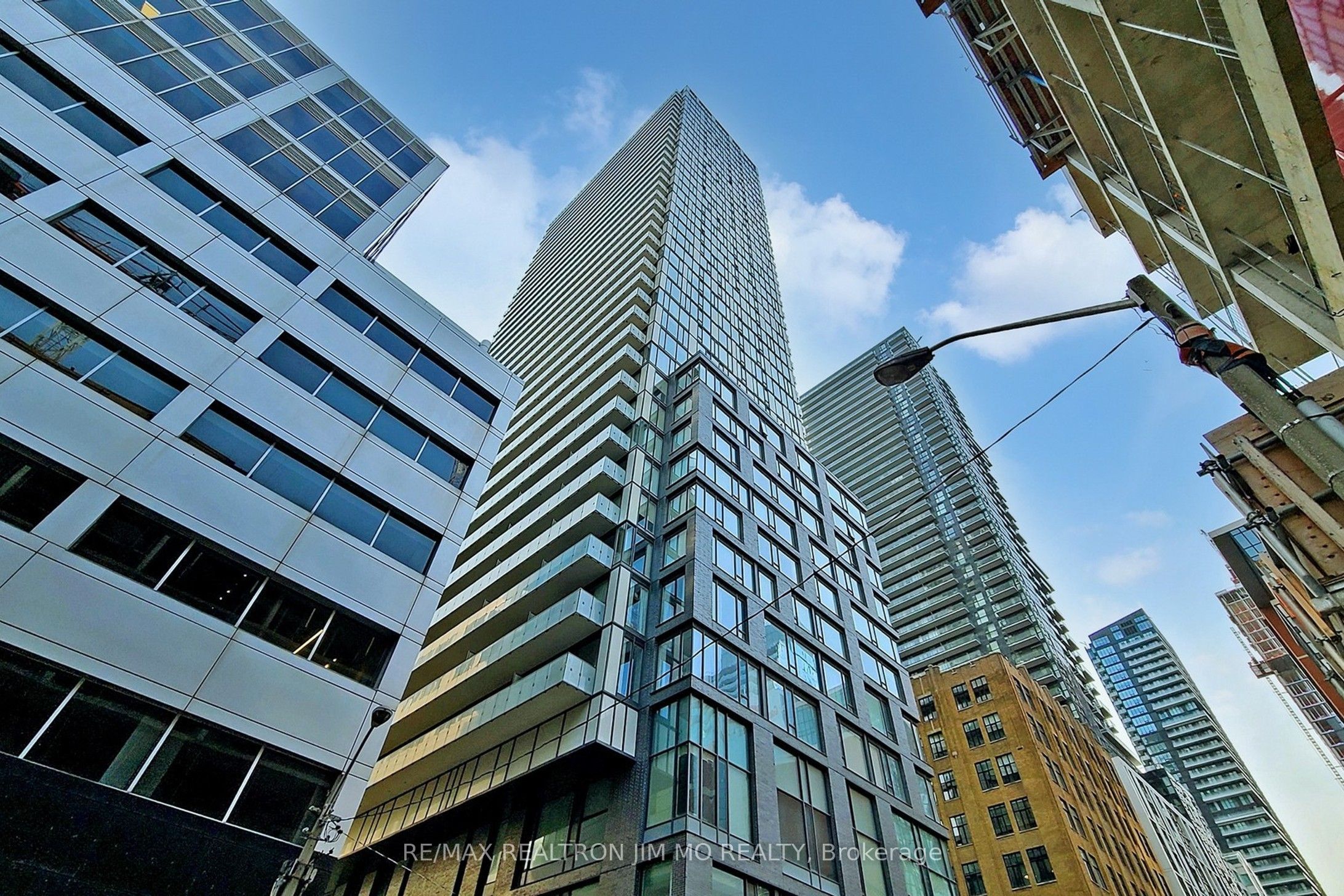 101 Peter Street 3512, Toronto, ON M5V 2G9