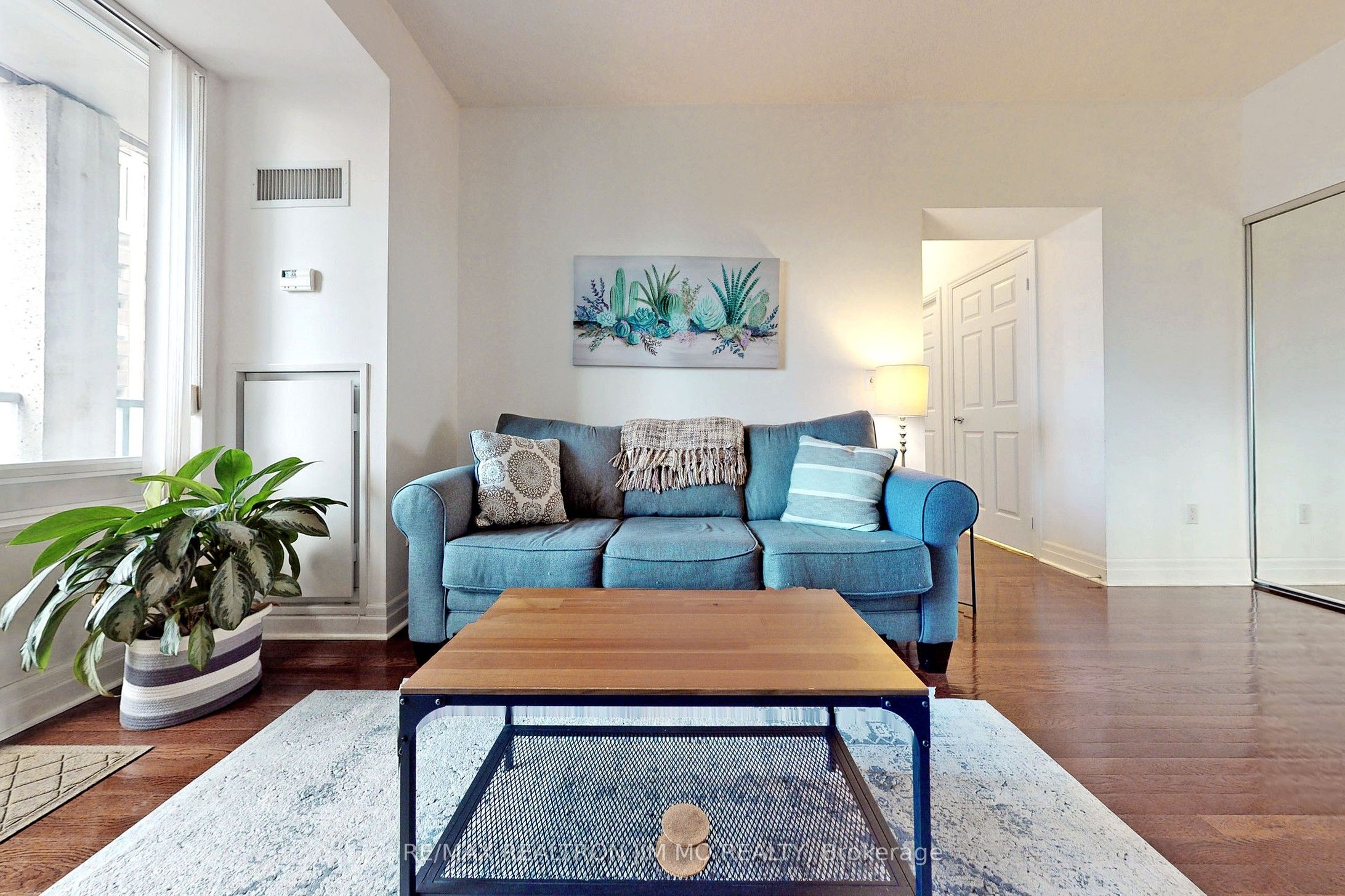 35 Balmuto Street 1602, Toronto, ON M4Y 0A3 photo 3