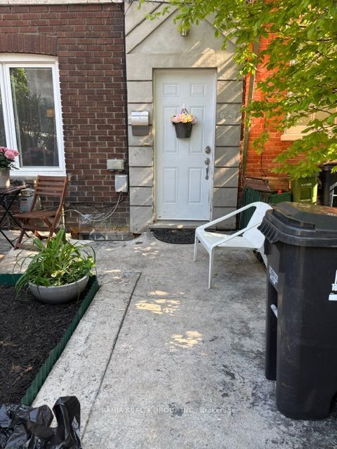 687 Richmond Street W, Toronto, ON M6J 1C4 photo 2