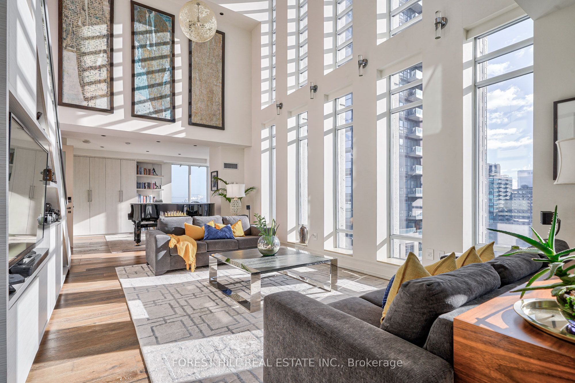 8 Colborne Street Ph2701, Toronto, ON M5E 1A1 photo 3