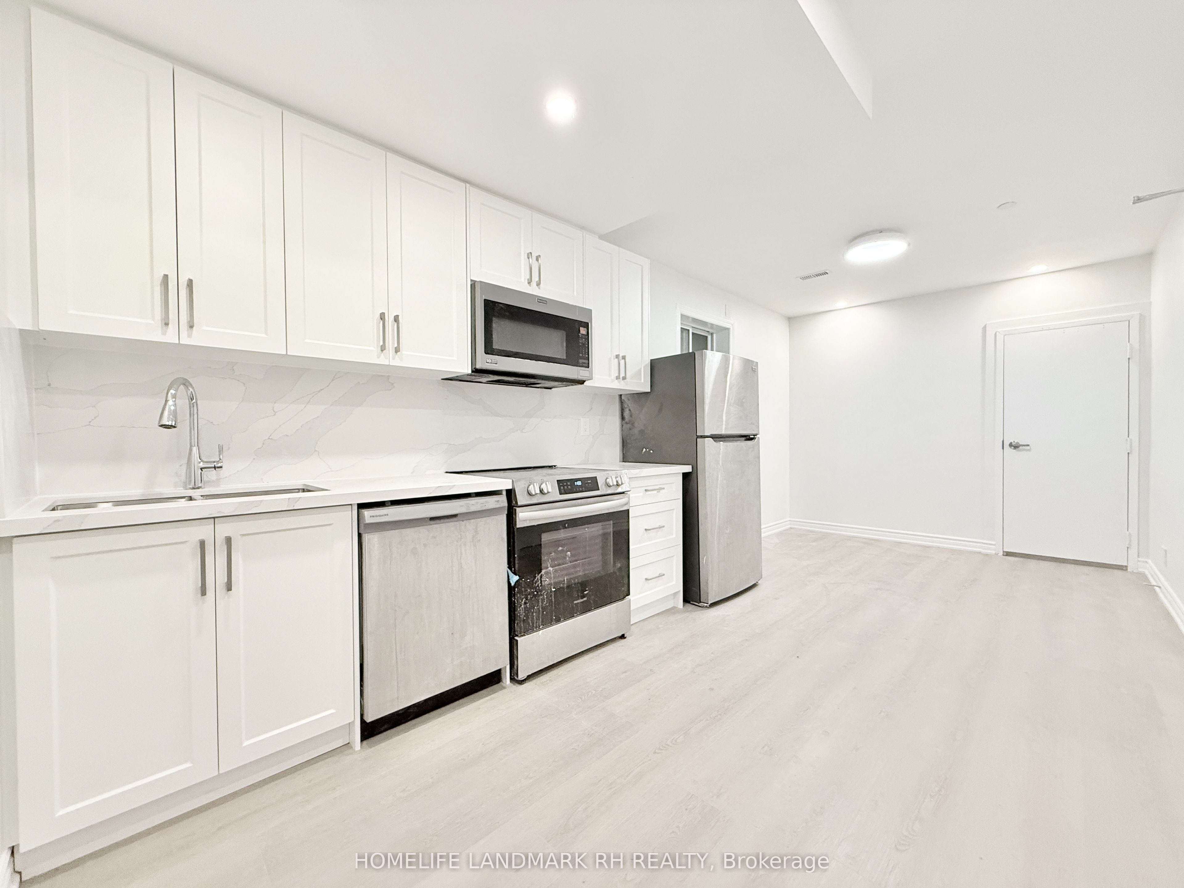 414 Dundas Street W 201, Toronto, ON M5T 1G7 photo 5