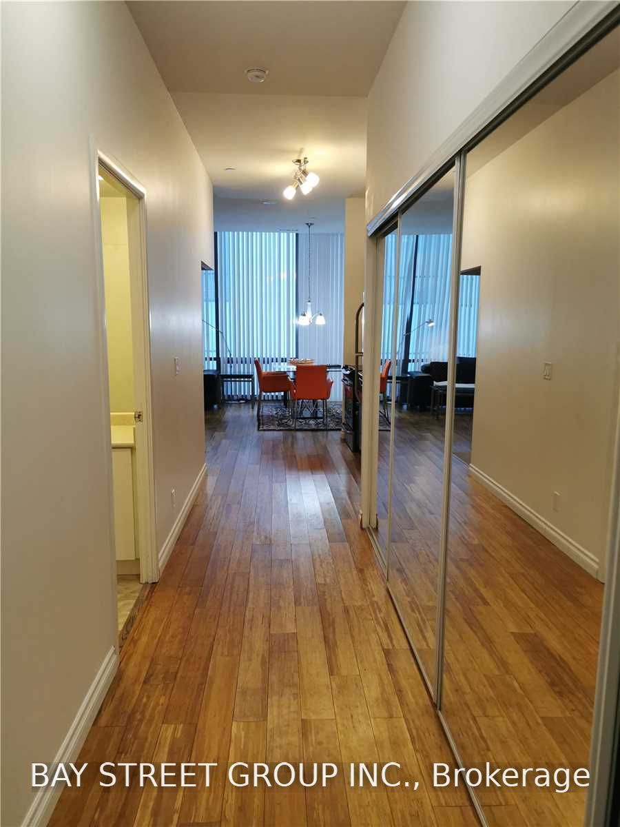 832 Bay Street 214, Toronto, ON M5S 1Z6 photo 2