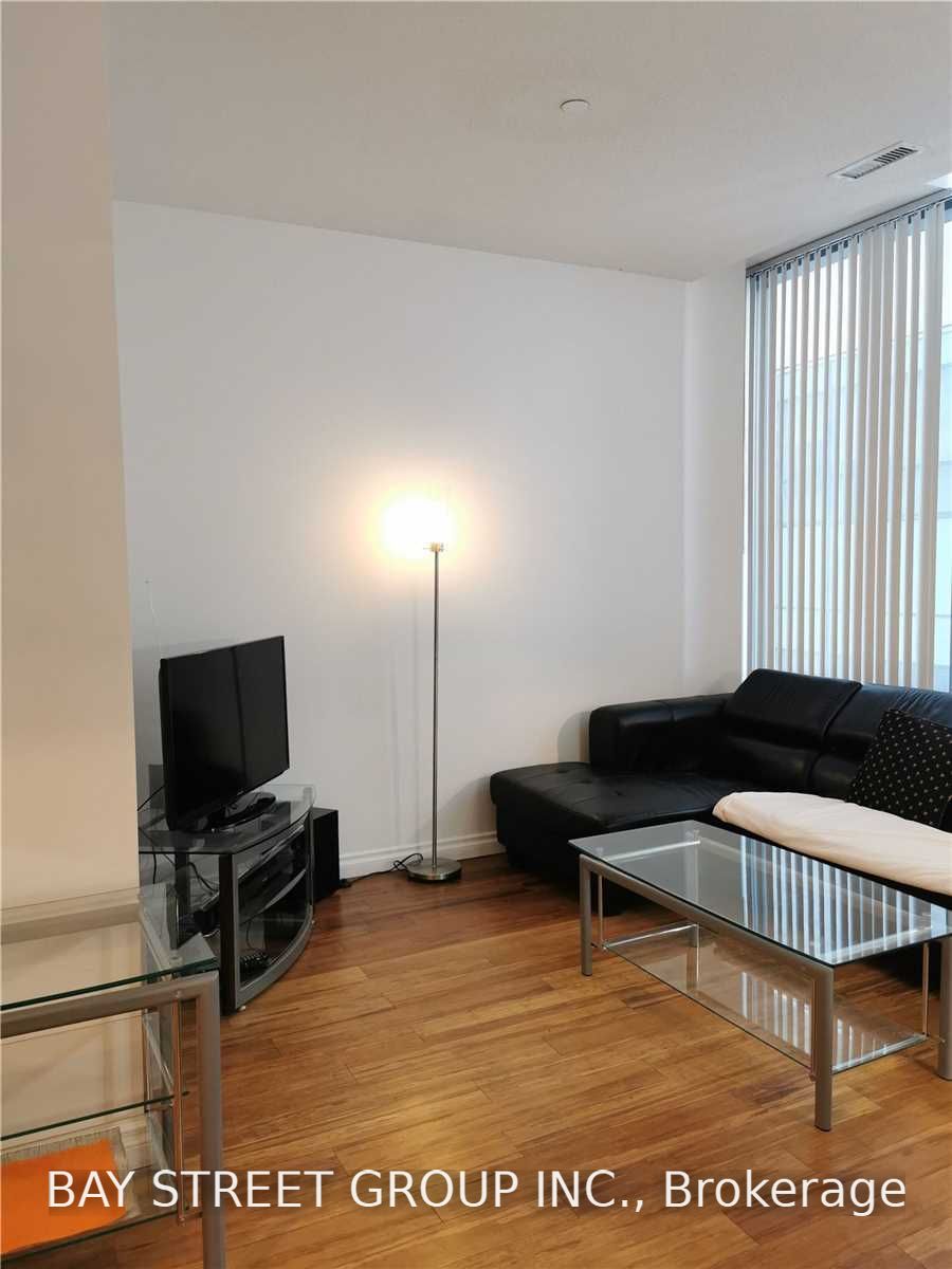 832 Bay Street 214, Toronto, ON M5S 1Z6 photo 5