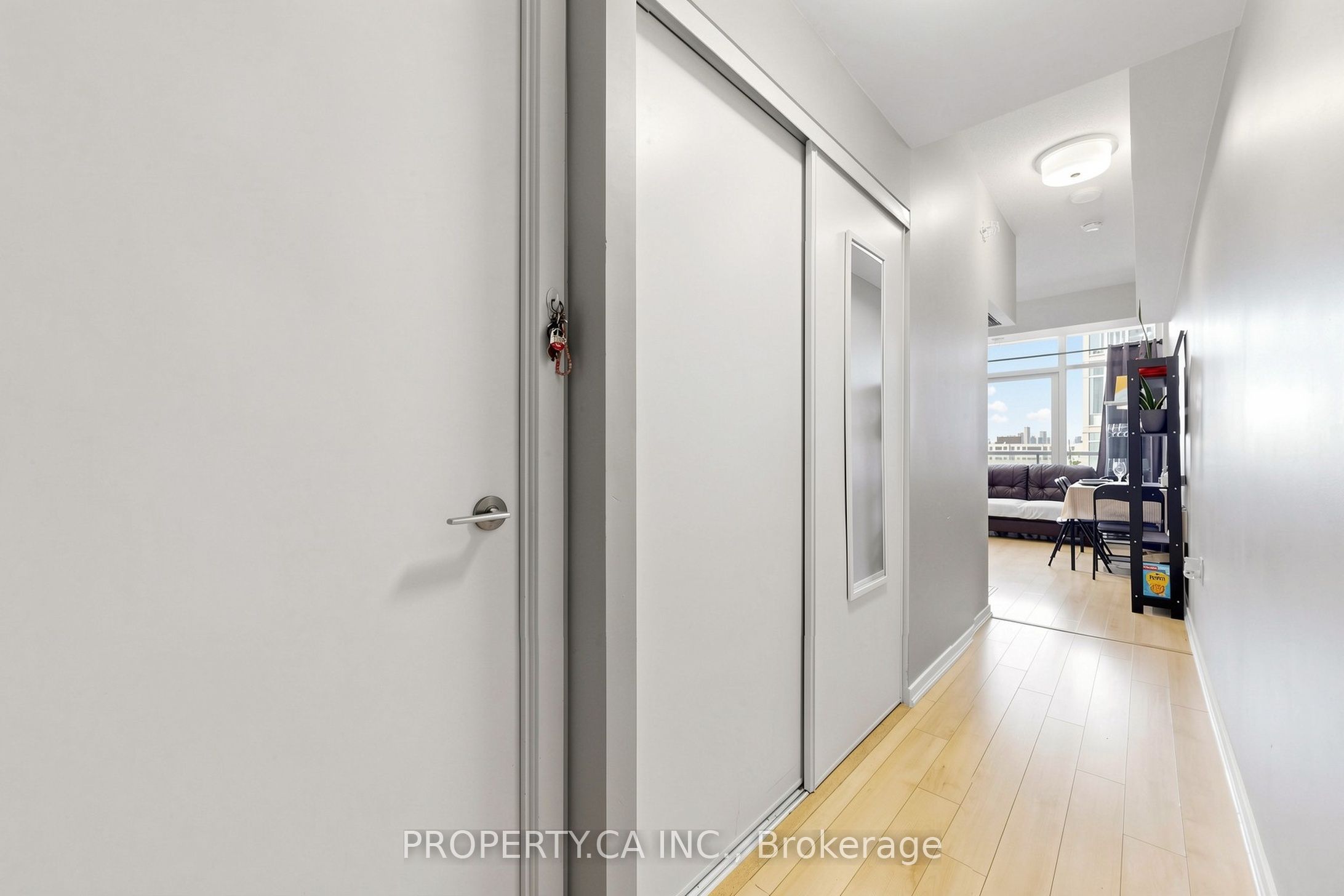 36 Lisgar Street 819W, Toronto, ON M6J 0C7 photo 3