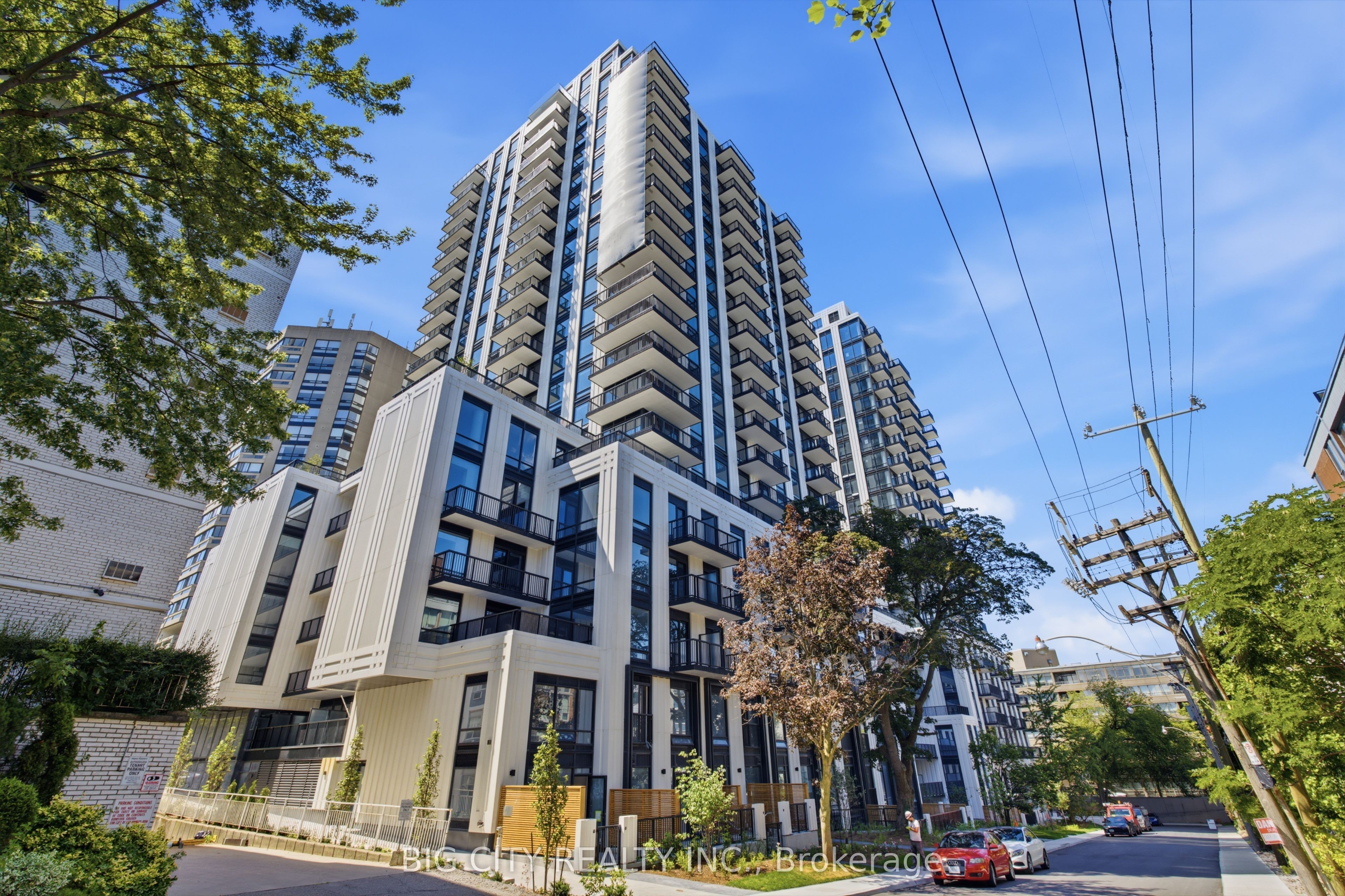 91 Montclair Avenue 829, Toronto, ON M5P 0B1 photo 2