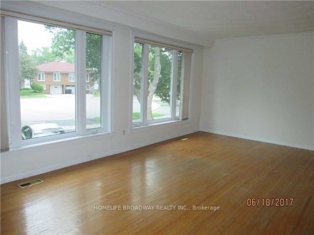 5 Foxhound Court, Toronto, ON M2H 1W3 photo 3