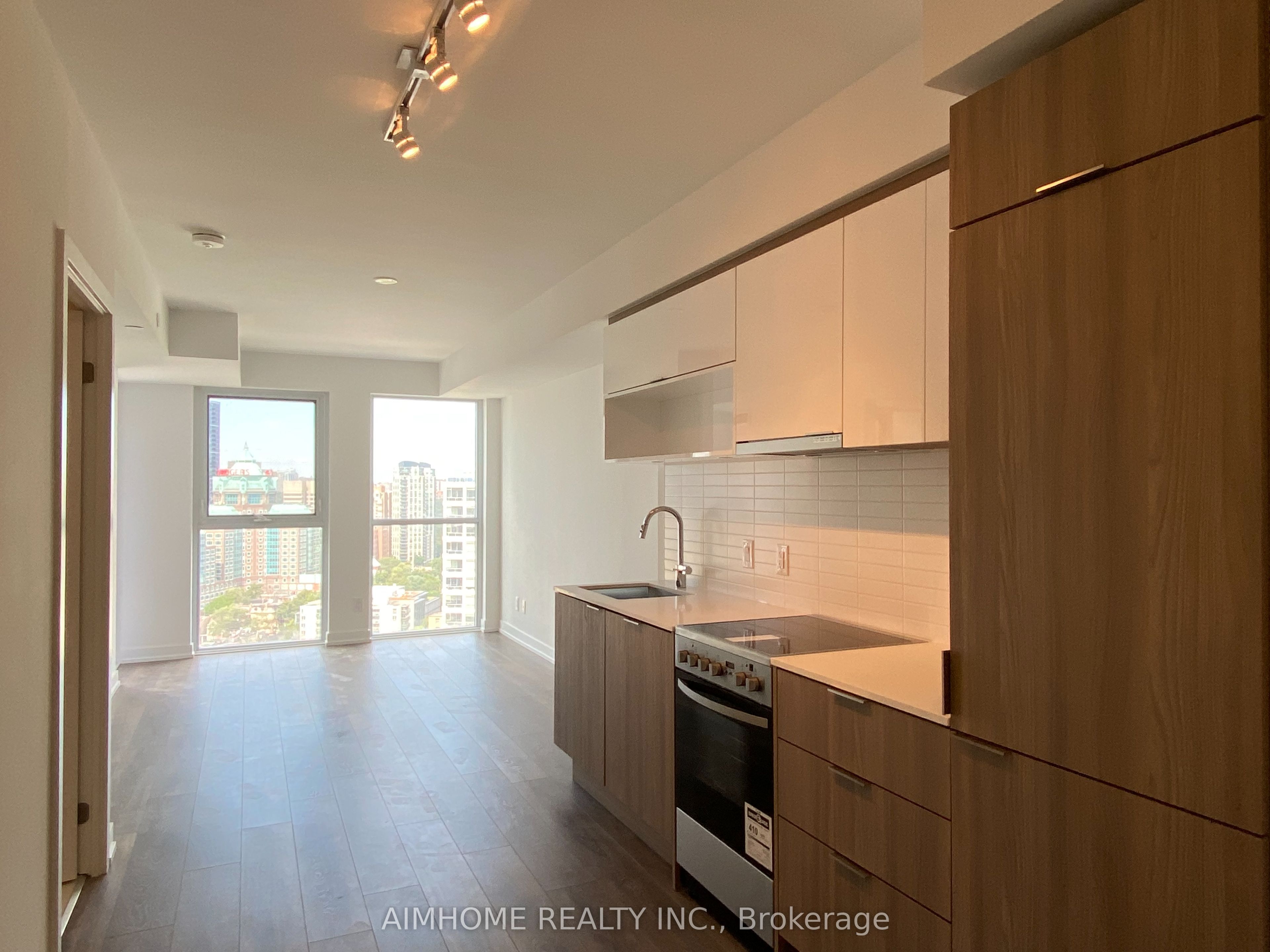 159 Wellesley Street E 2301, Toronto, ON M4Y 0H5 photo 4