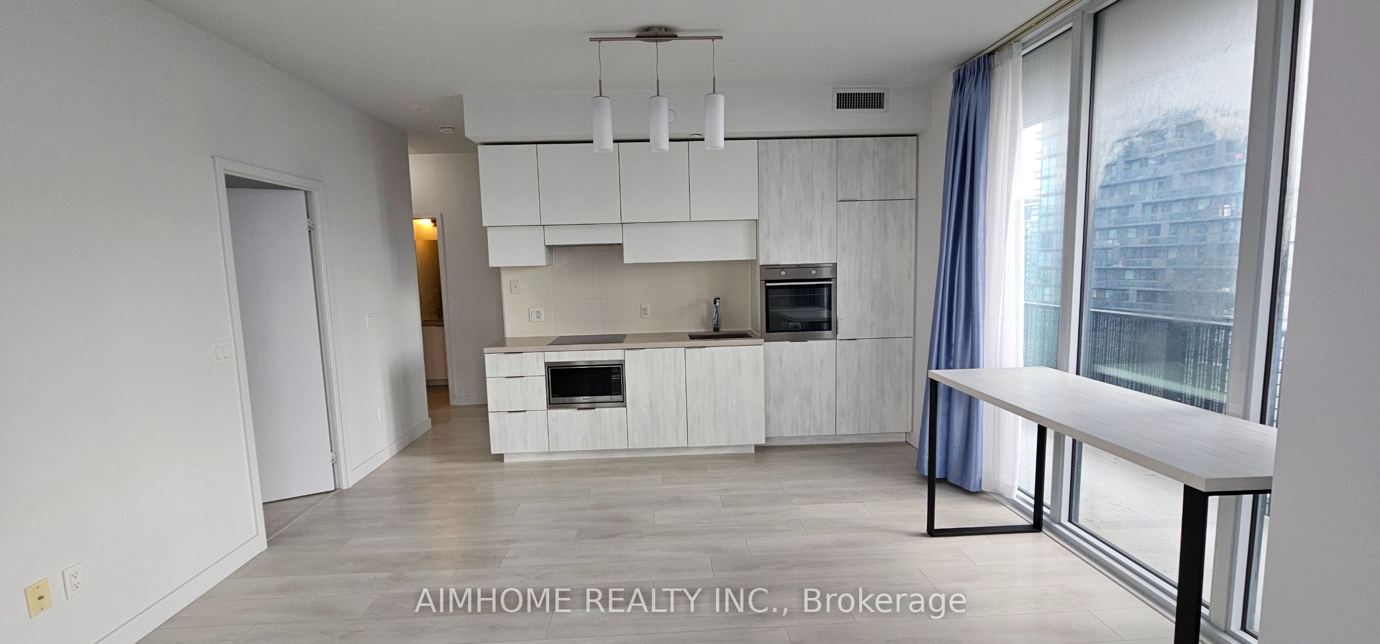 8 Eglinton Avenue E 1711, Toronto, ON M4P 0C1