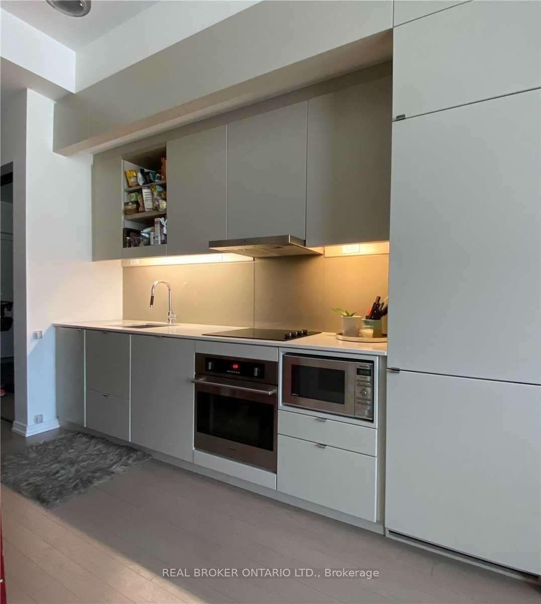 101 Peter Street W 515, Toronto, ON M5V 0G6 photo 5