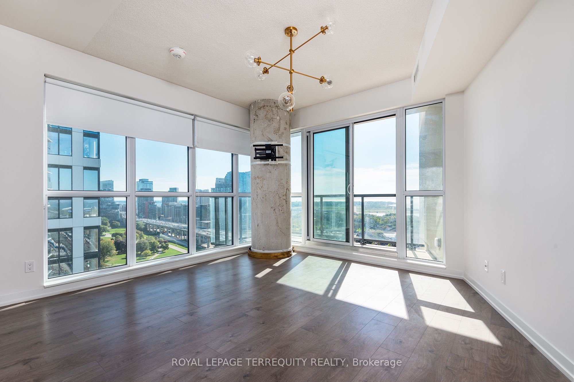 49 East Liberty Street 1802, Toronto, ON M6K 0B2 photo 4