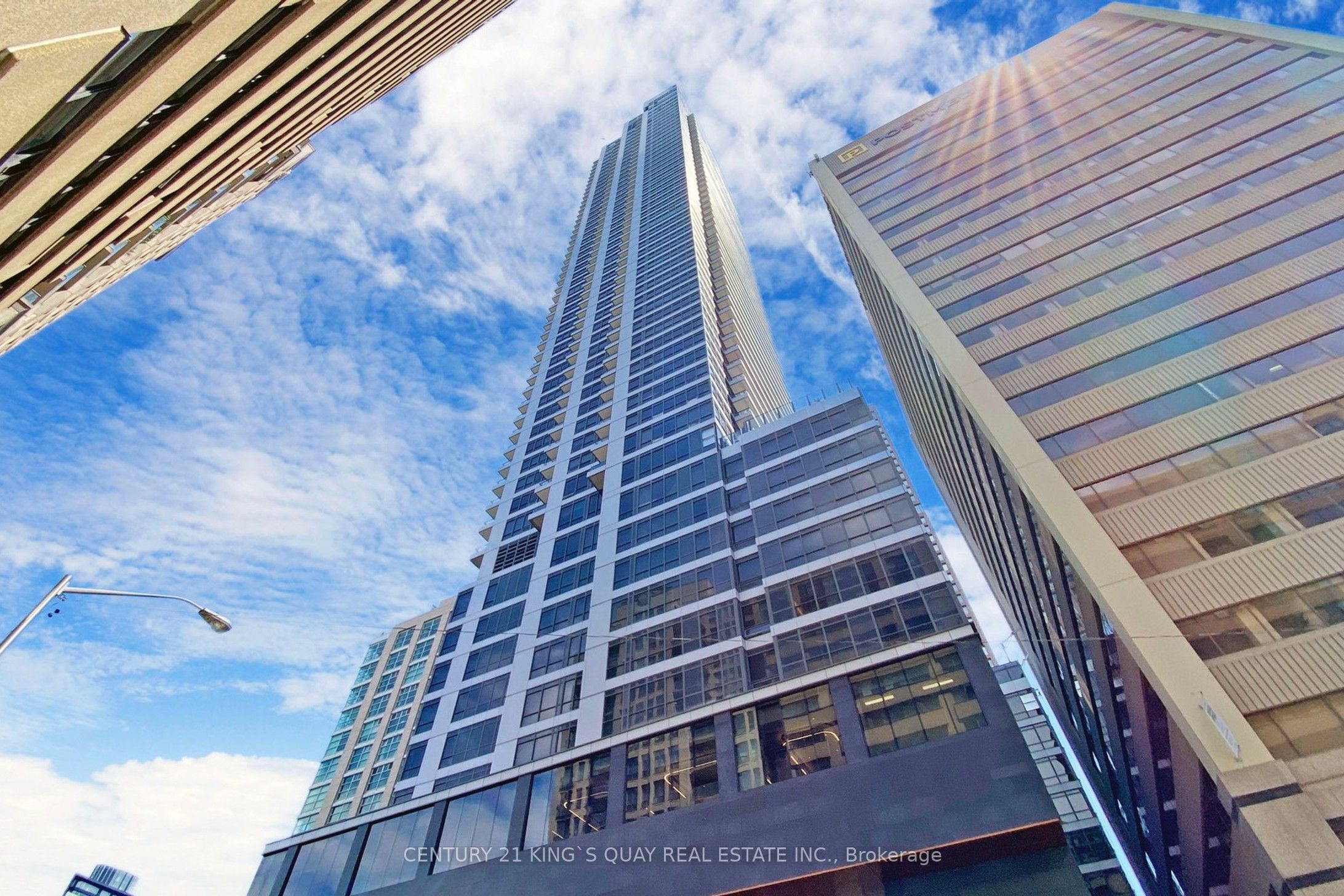395 Bloor Street E 4710, Toronto, ON M4W 0B4 photo 3