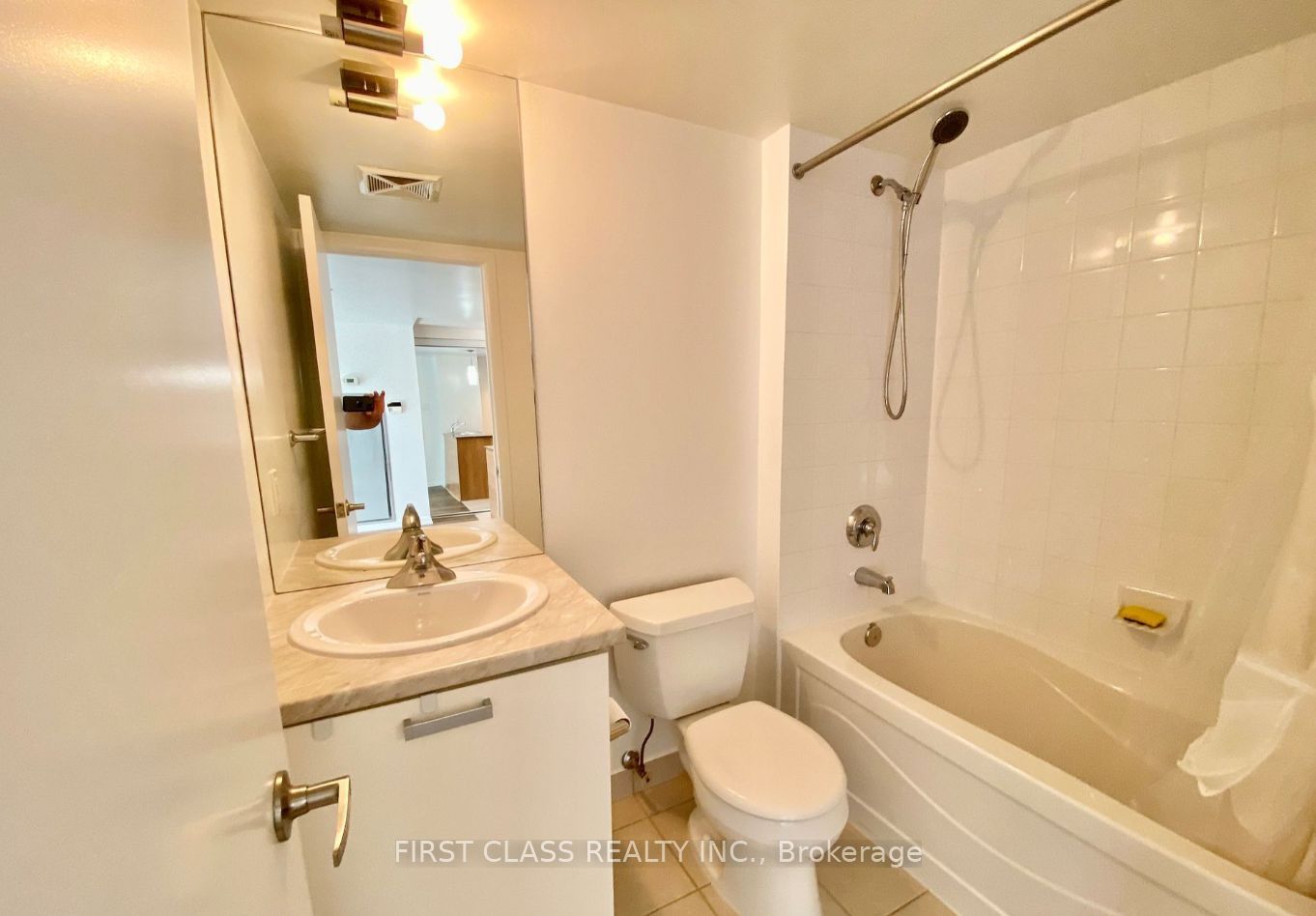 37 Grosvenor Street 1301, Toronto, ON M4Y 3G5 photo 3