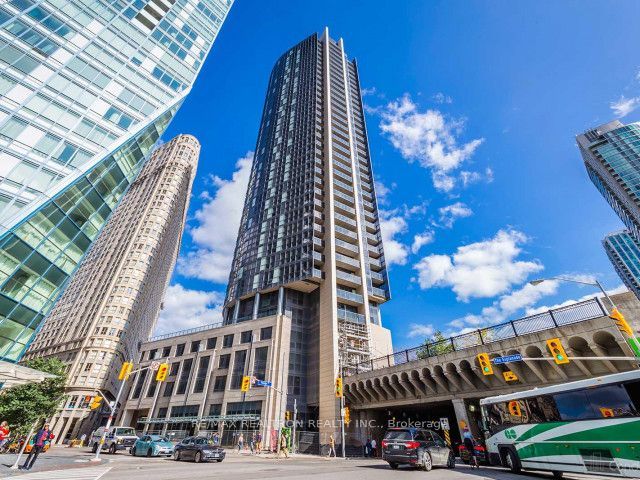1 The Esplanade Drive 2107, Toronto, ON M5E 0A8