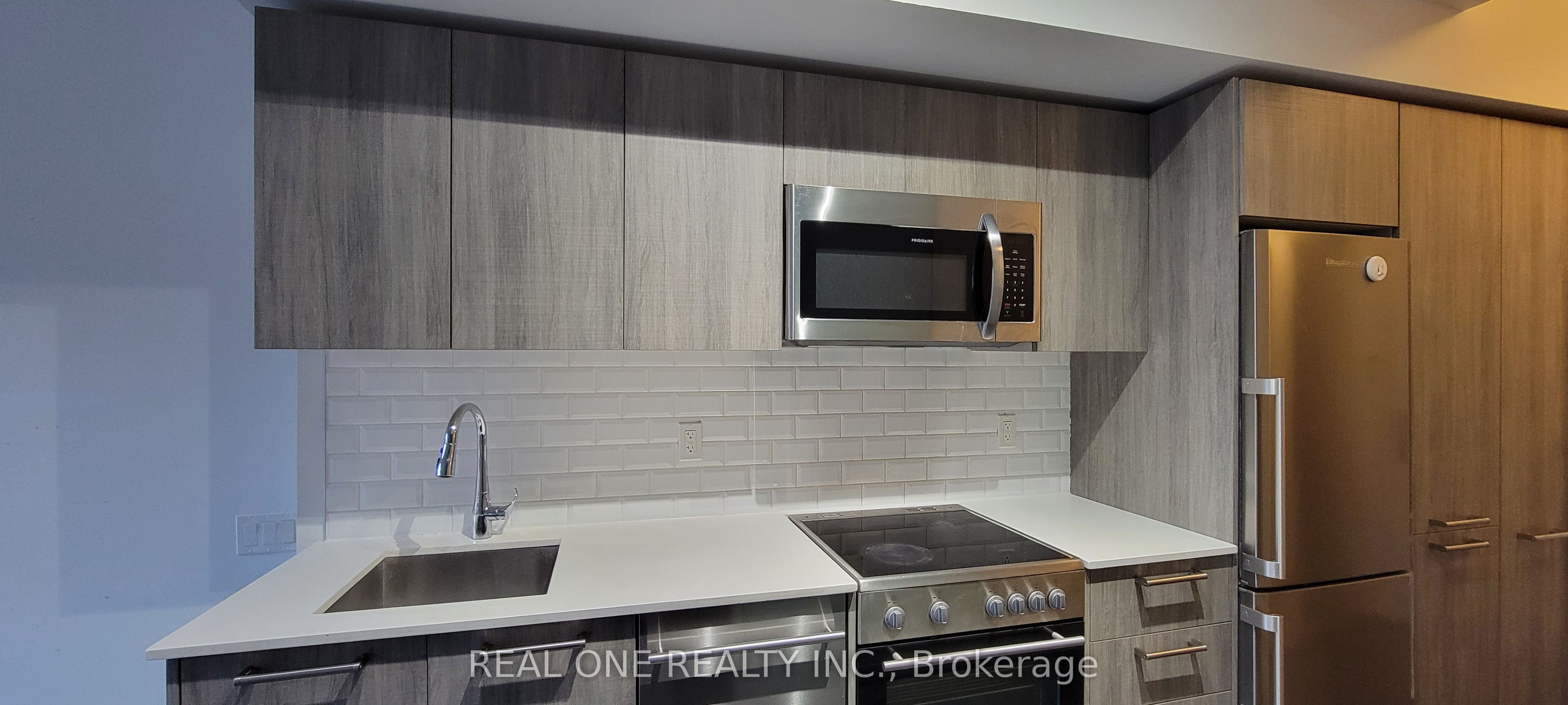 28 Wellesley Street E 305, Toronto, ON M4Y 0C4 photo 4