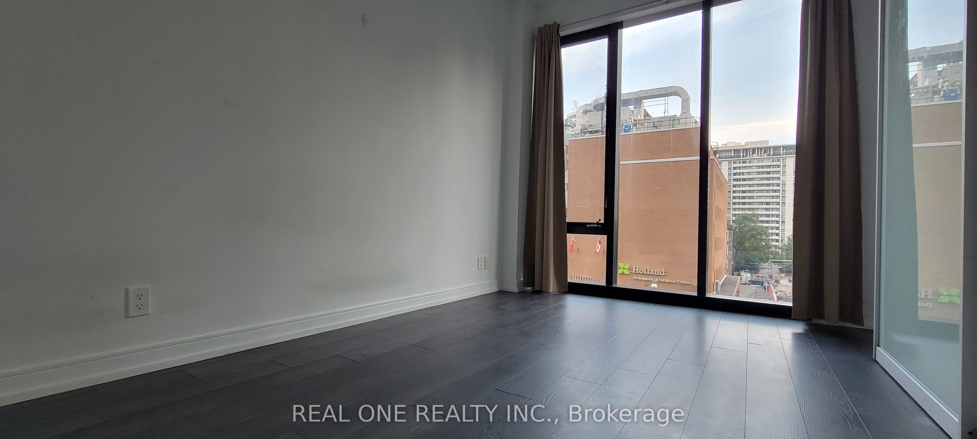 28 Wellesley Street E 305, Toronto, ON M4Y 0C4 photo 5