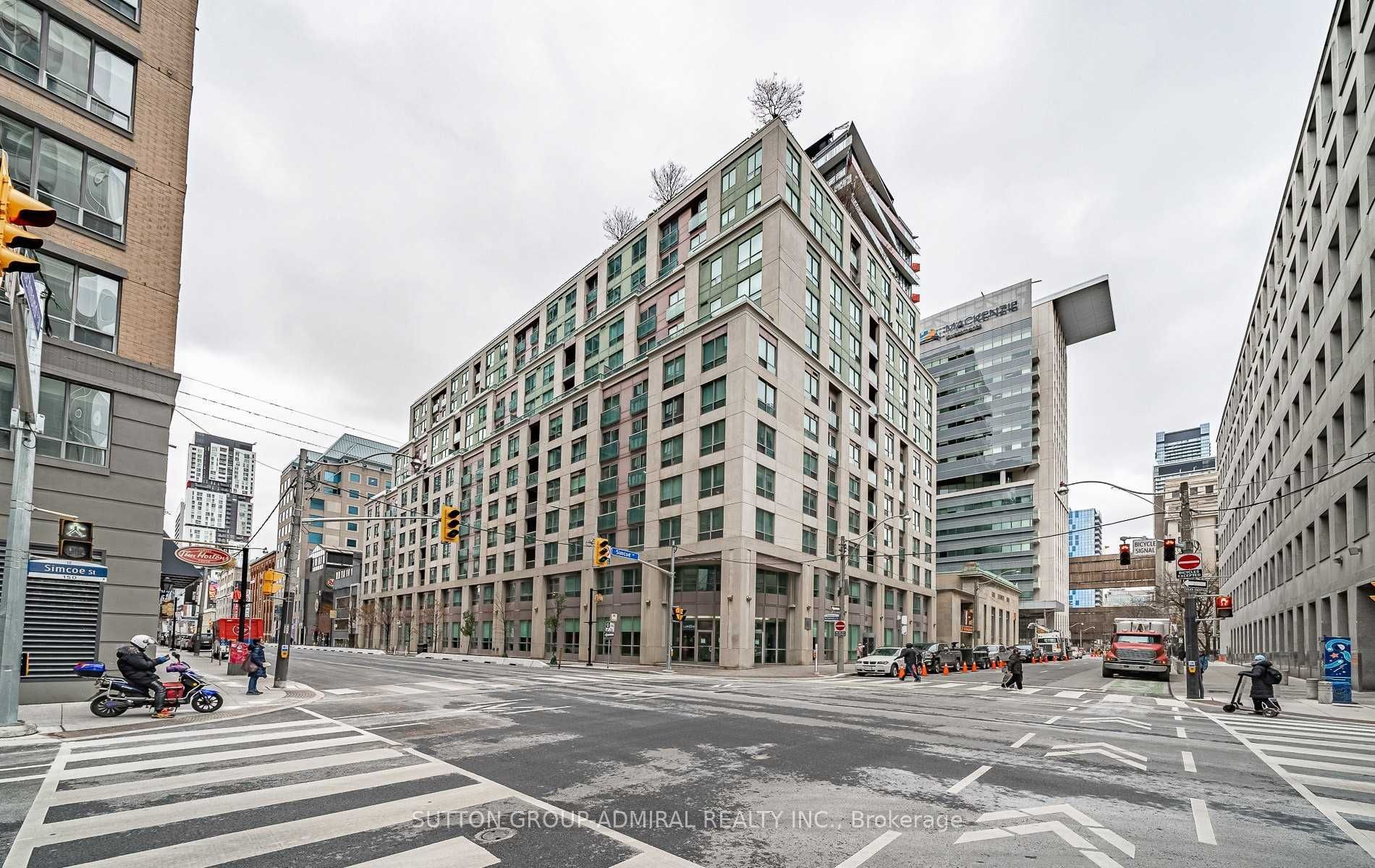 168 Simcoe Street 722, Toronto, ON M5H 4C9