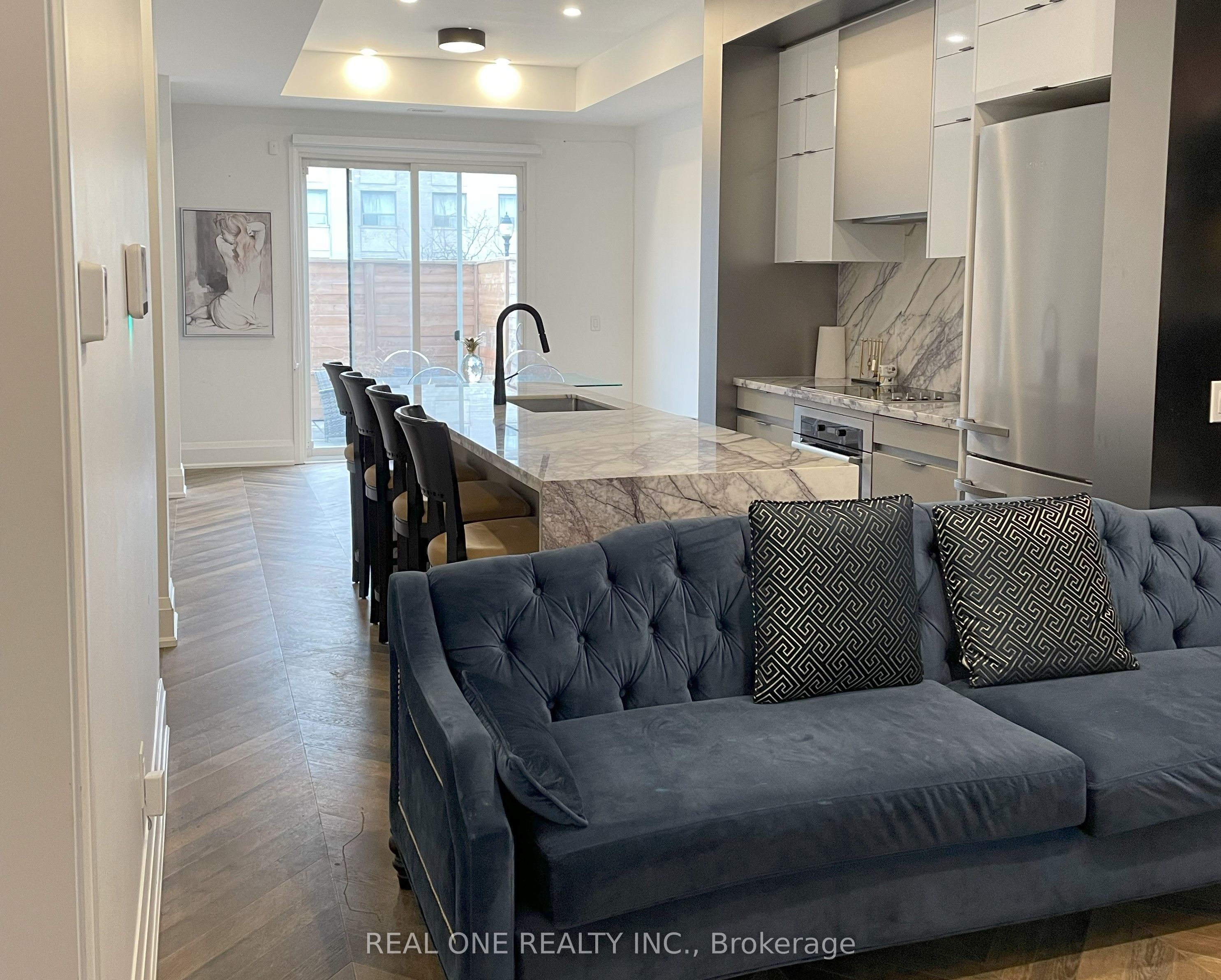 25 Dervock Crescent Unit 5, Toronto, ON M2K 0G7 photo 3