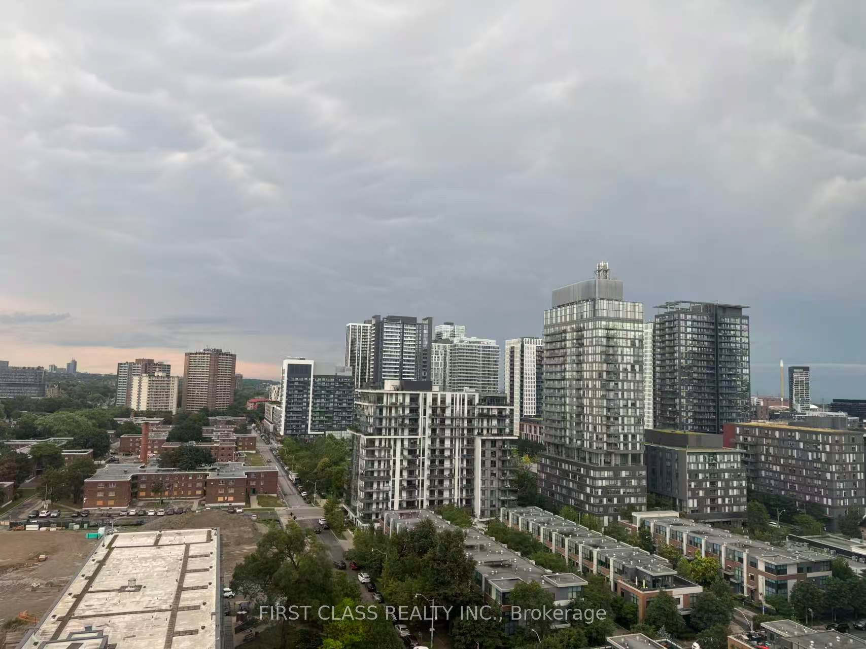 10 Oak Street 1202, Toronto, ON M5A 0Z1
