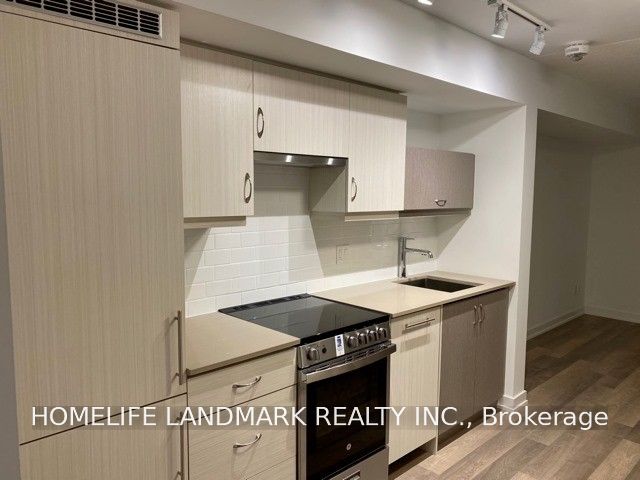 181 Huron Street 506, Toronto, ON M5T 0C1 photo 5
