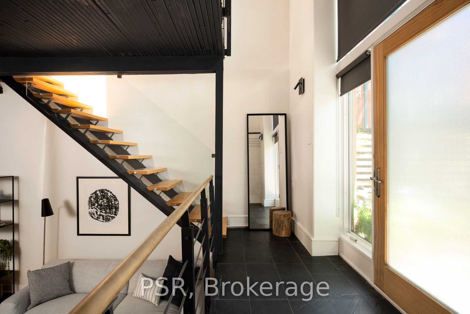 20 Brockton Avenue 8, Toronto, ON M6K 1S5 photo 2